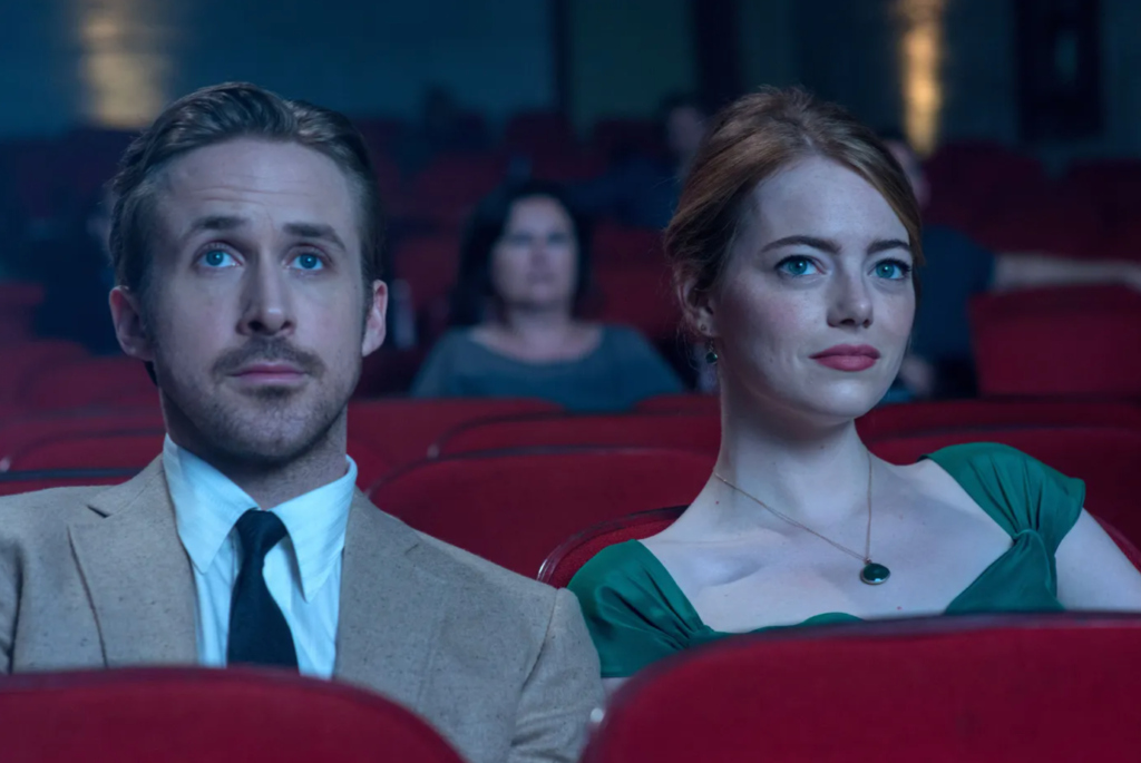 مشهد من فيلم لالا لاند إيما ستون ورايان جوسلينج